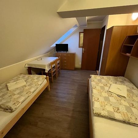Penzion Pod Zámkem Prŭhonice Exterior foto