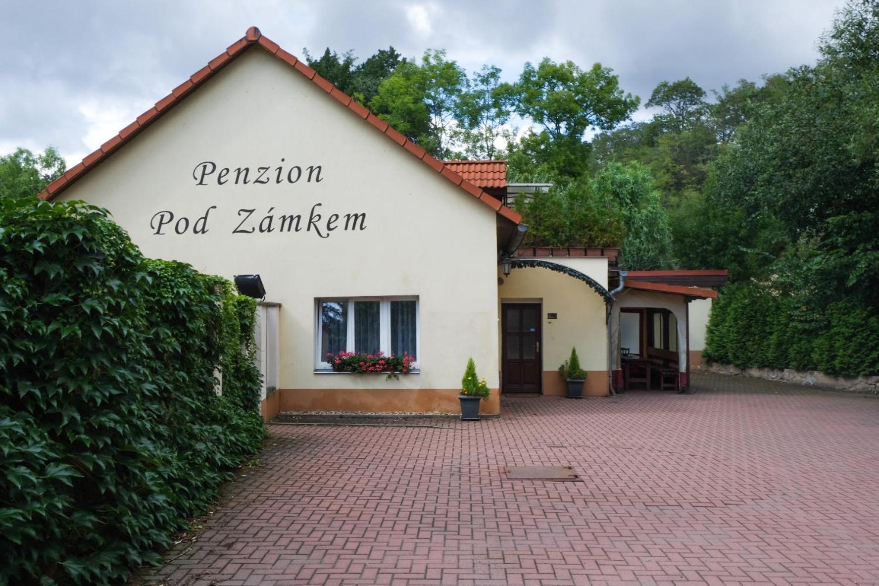 Penzion Pod Zámkem Prŭhonice Exterior foto
