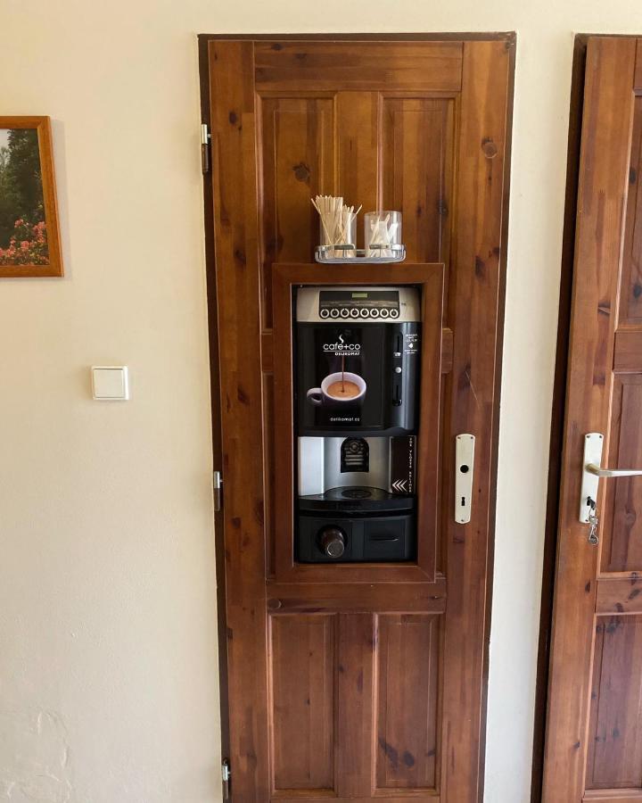 Penzion Pod Zámkem Prŭhonice Exterior foto